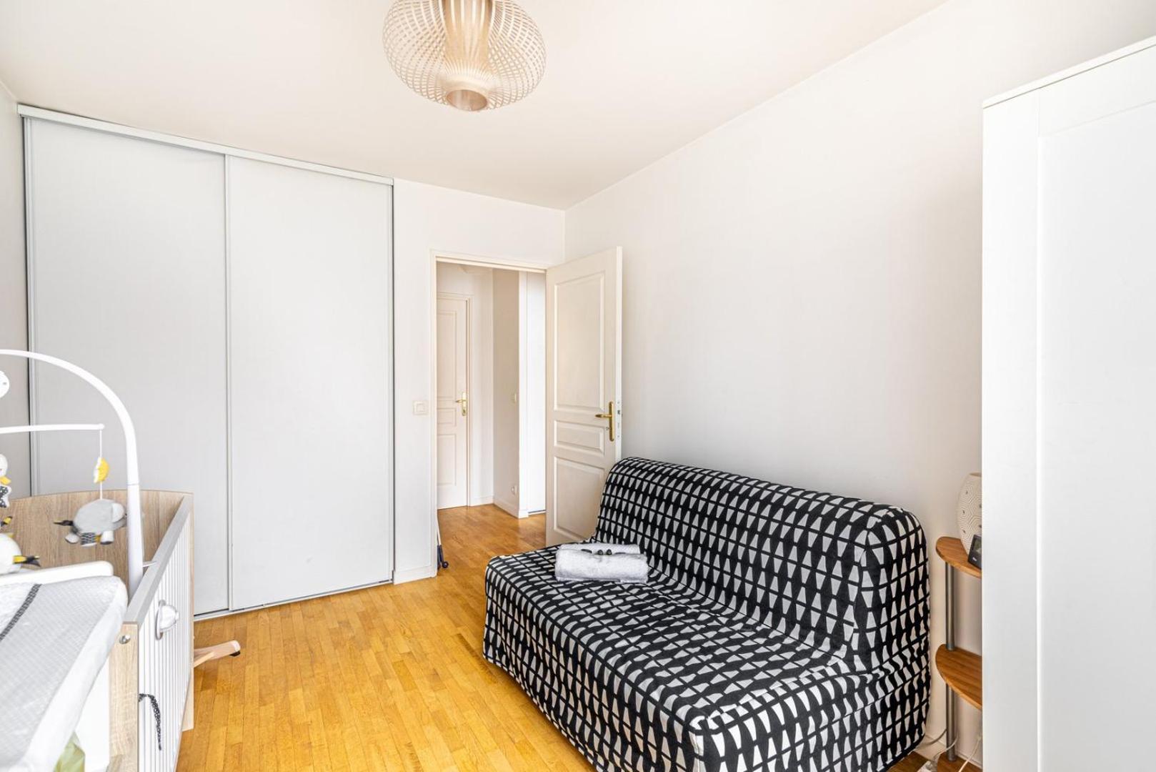 Apartament Guestready - Red Letters In Montrouge Zewnętrze zdjęcie